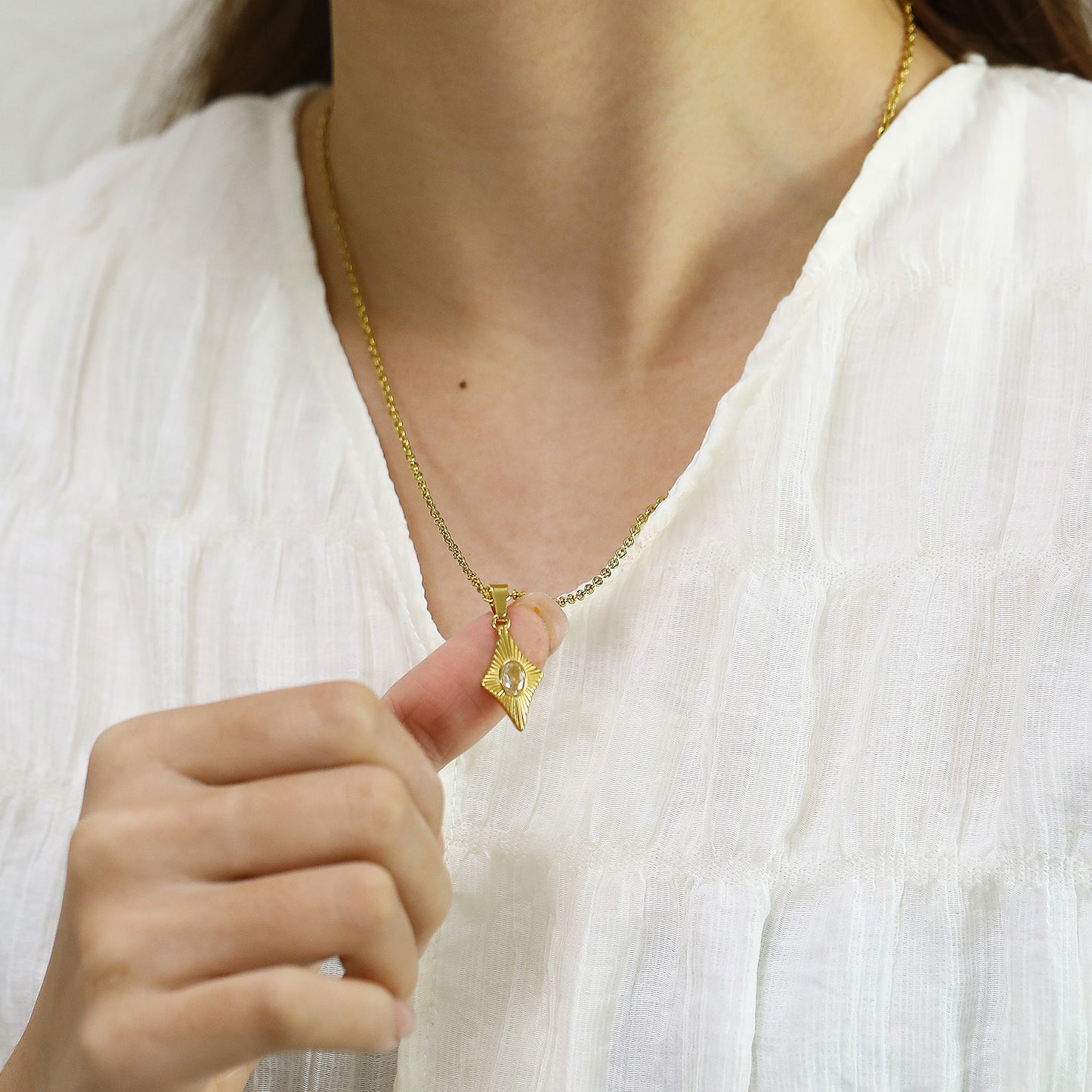 18K Gold Opal Stone Necklace