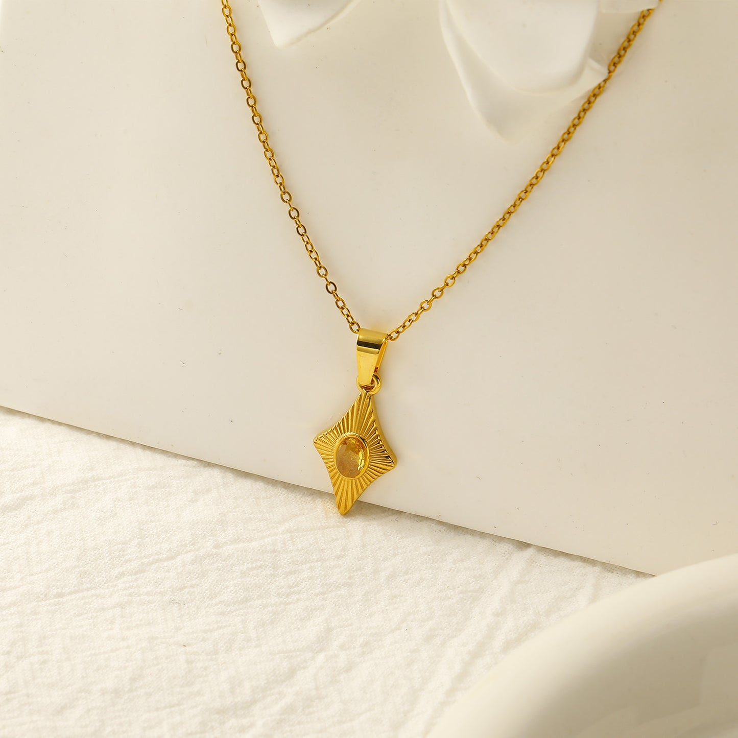 18K Gold Opal Stone Necklace