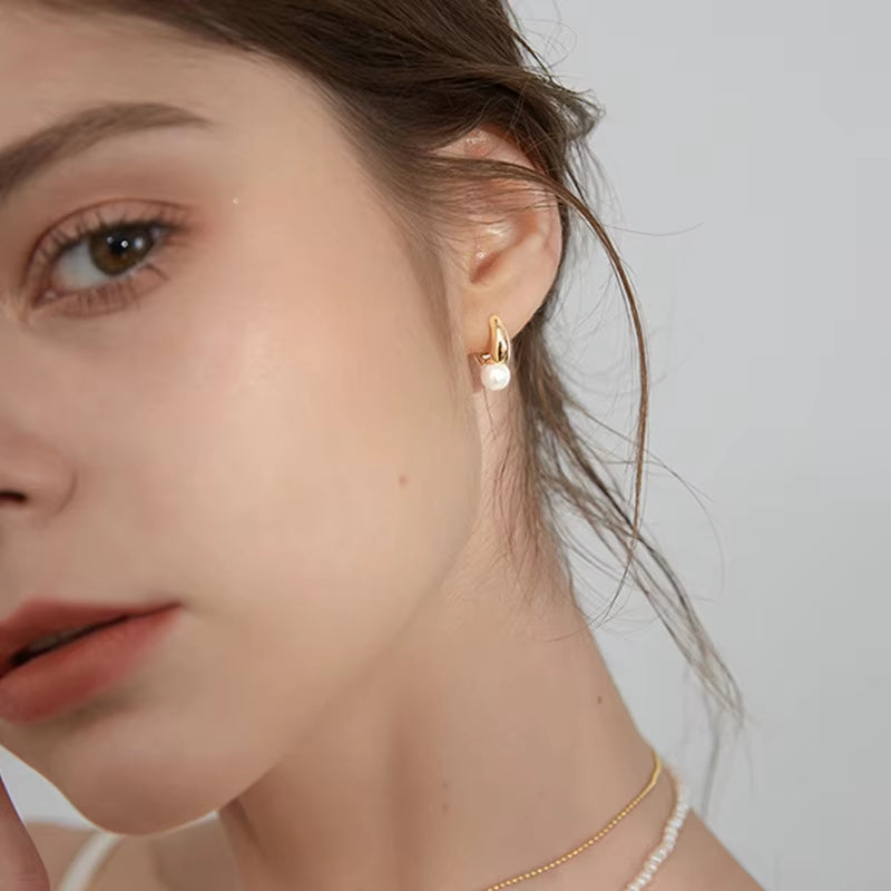 Pearl Dangle Earring