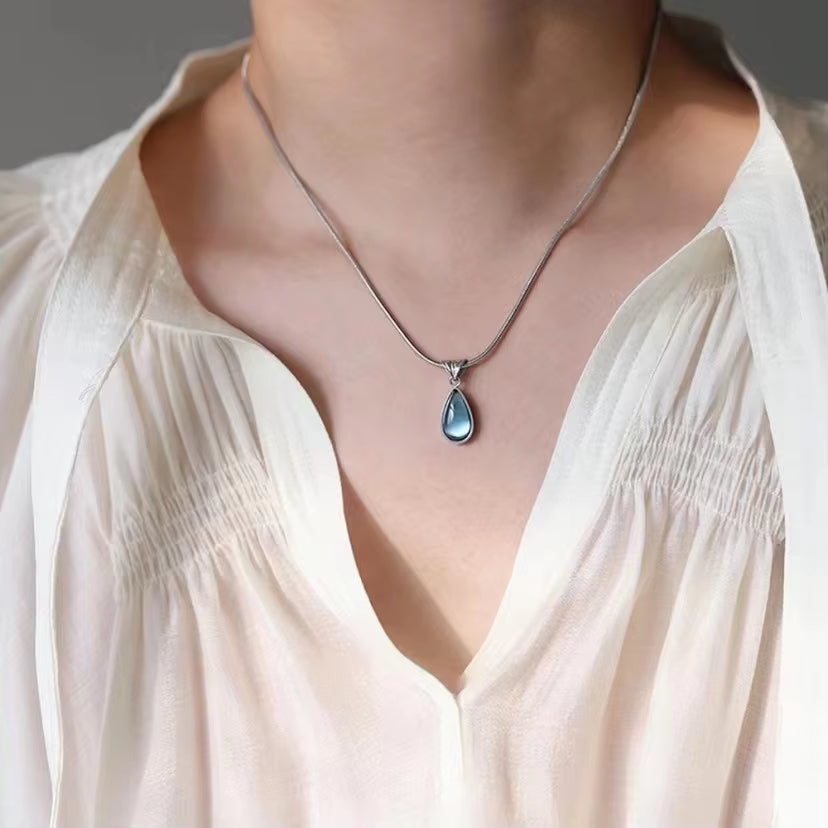18K Gold Waterdrop Necklace