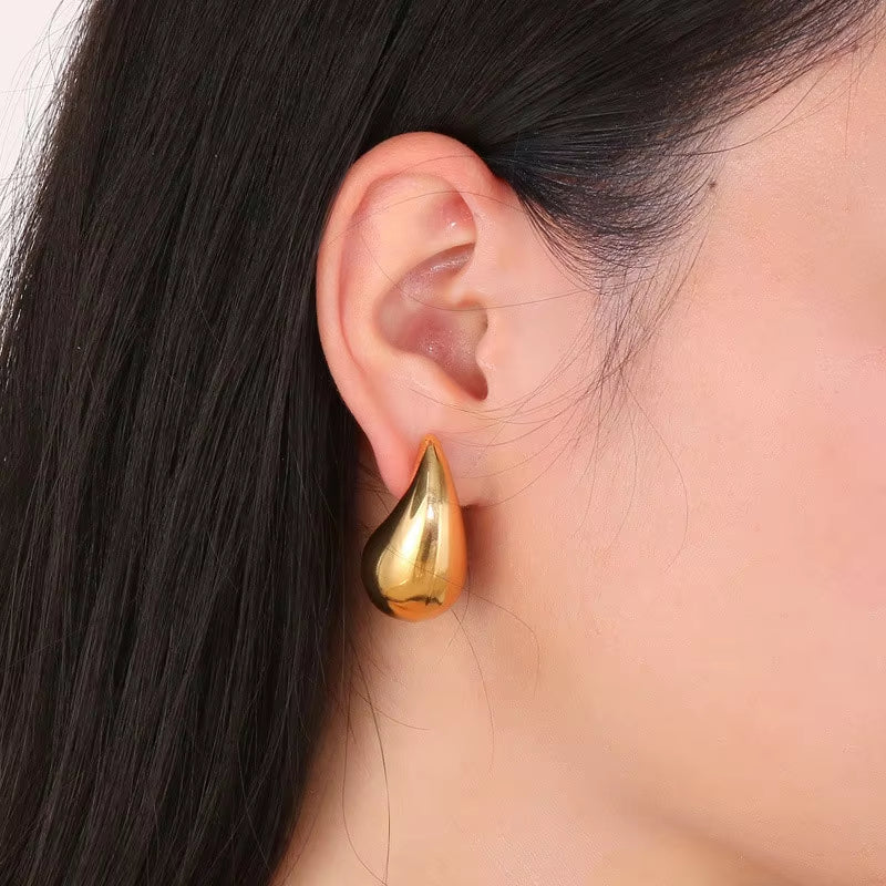 18K Teardrop Gold Earrings