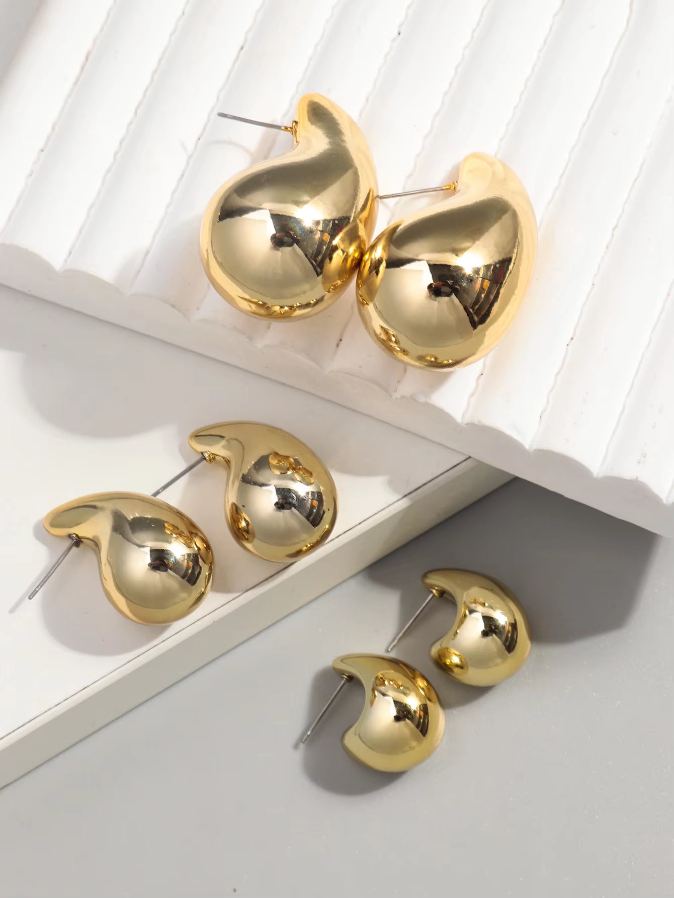 18K Teardrop Gold Earrings