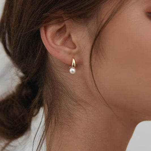 Pearl Dangle Earring
