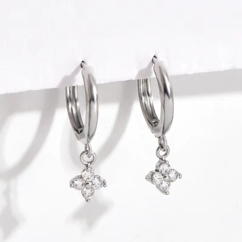 2 Piece Clove Earring Set